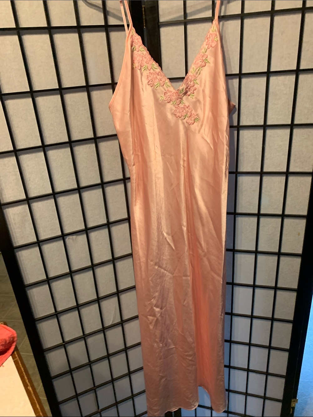 Jones New York pink long gown with lace at the top Size Large